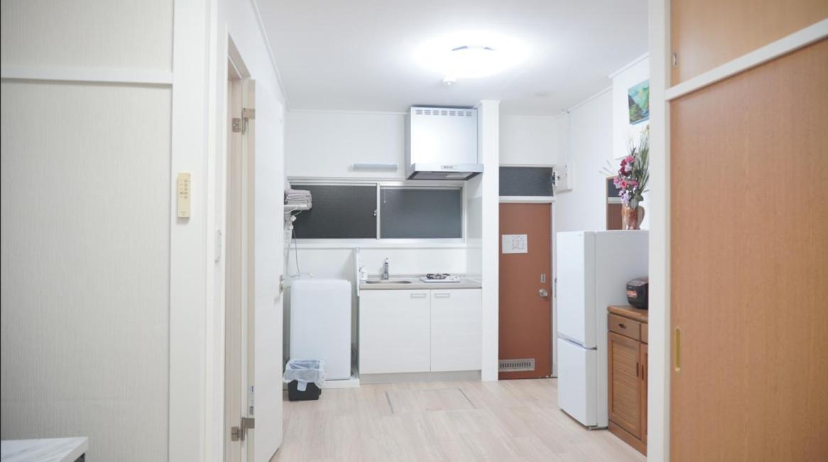 Uhome Tsubame Apartment Токио Екстериор снимка